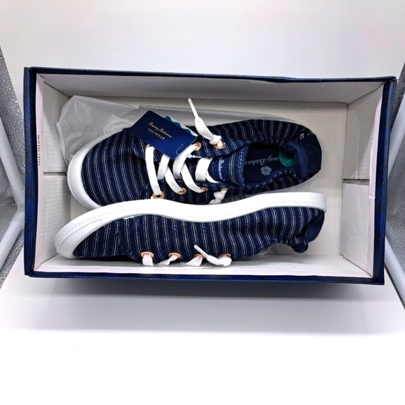 Tommy Bahama Shoes - New In Box Womens Tommy Bahama Canvas Slip On Navy And White Size 9